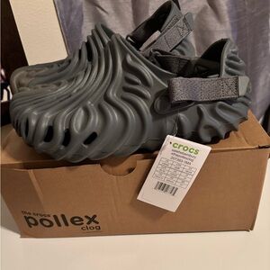 Authentic Crocs Salahe Bembury in Niagara Size m6/w8